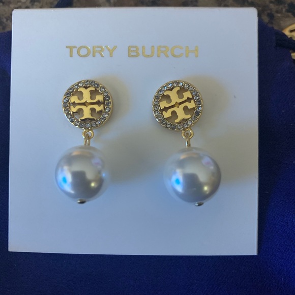 NEW Crystal Pearl logo drop earrings - Picture 2 of 5